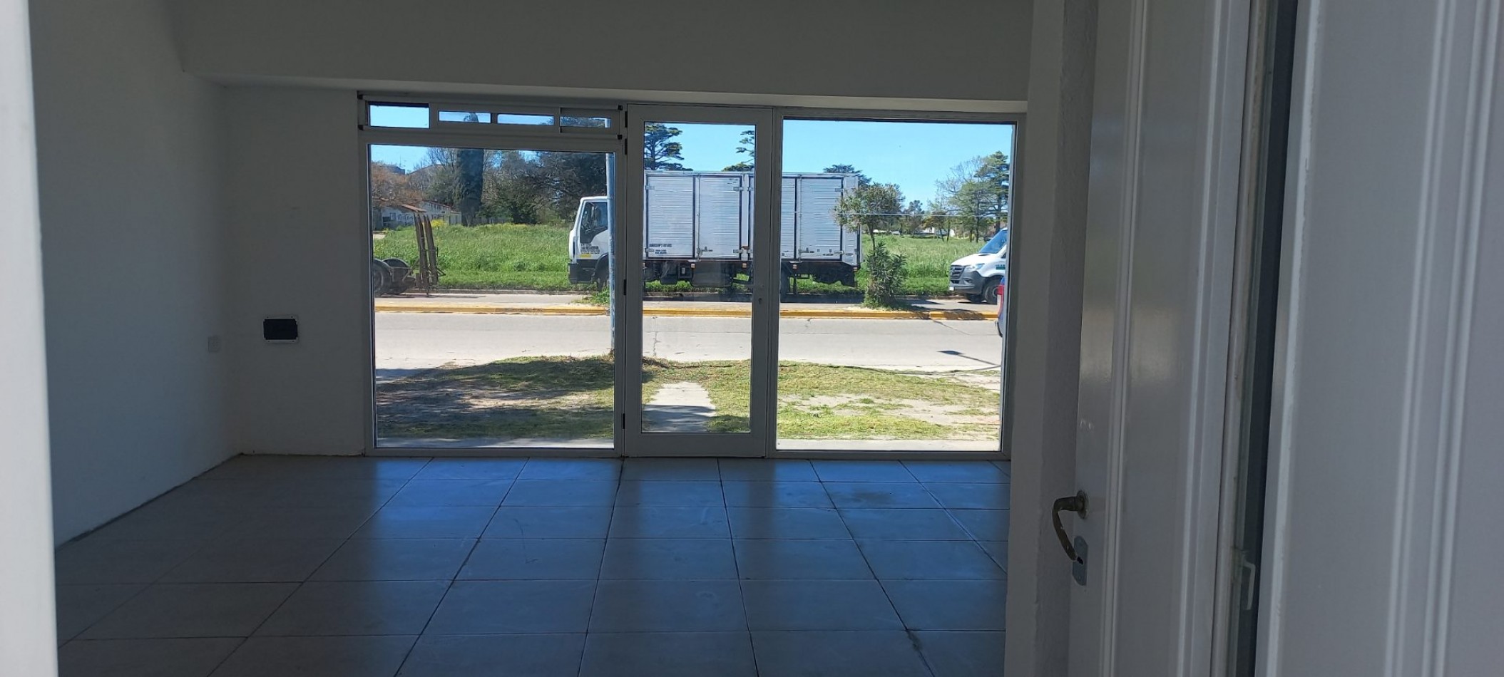 GALPON con LOCAL Comercial